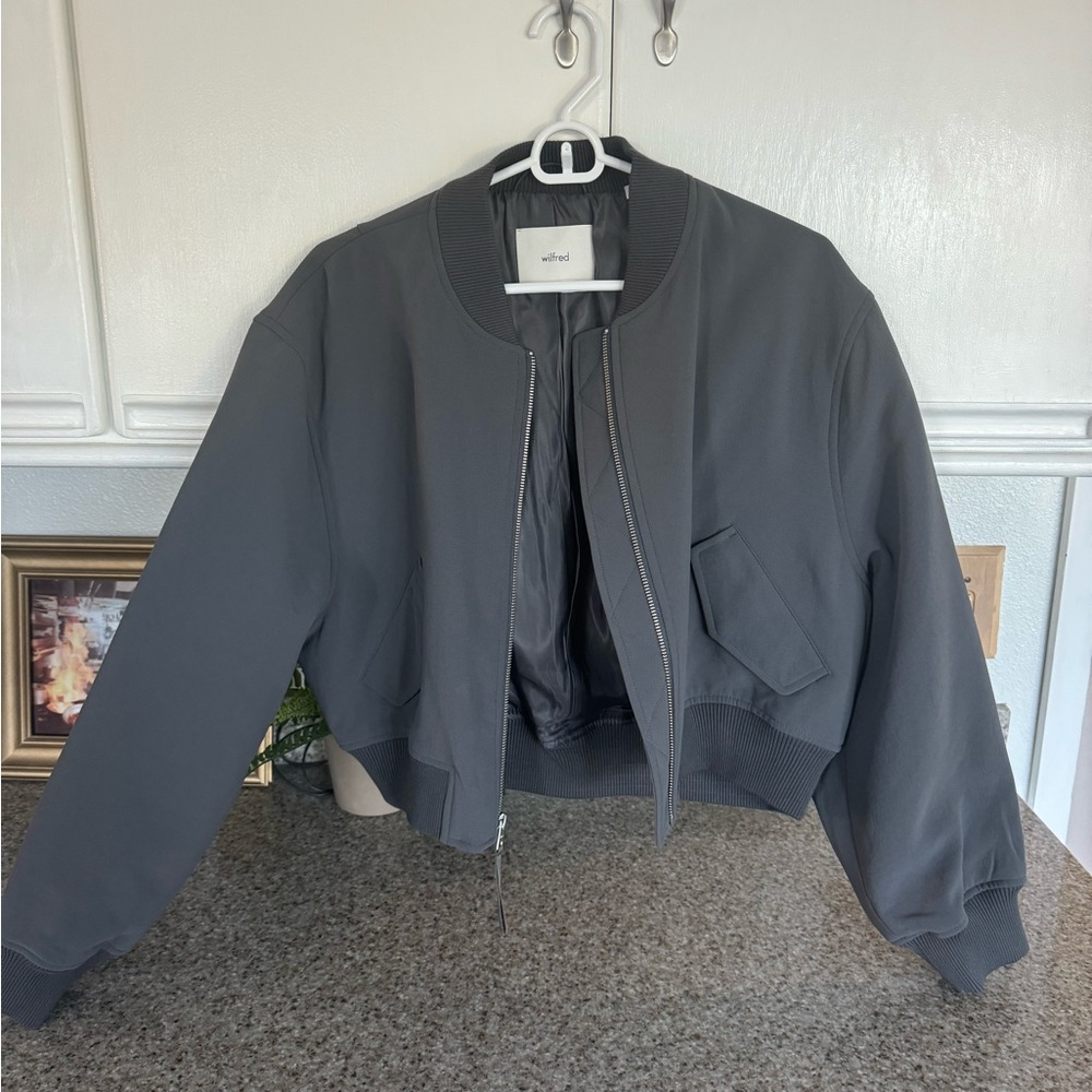 Aritzia - Wilfred Cropped Bomber NWT